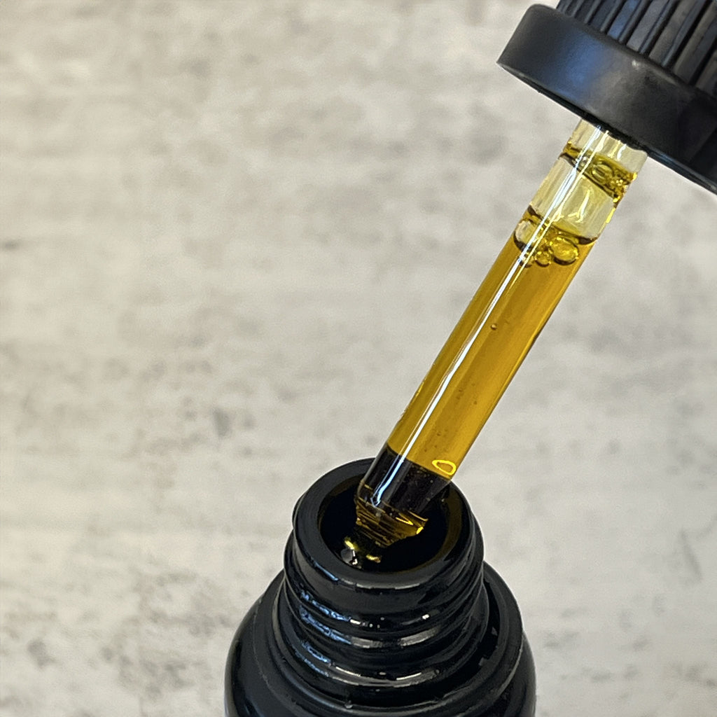 Close Up of Wild Blueberry Face Oil dropper
